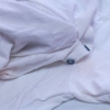 Sådan får du deodorantpletter ud af dit tøj