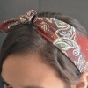 Iført en bandana