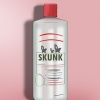 At tage sig af en hund, der er blevet sprøjtet af en skunk