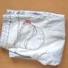 At lave shorts af jeans