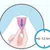 Rengøring af en menstruationskop