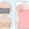 Iført en tanktop