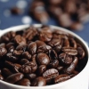 At lave kaffe med en kaffepresse