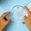 At få silly putty ud af gulvtæppet