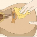 Bestemmelse af en guitars alder og værdi