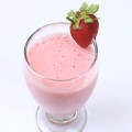 At lave en jordbær milkshake