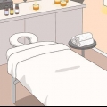 Giver en helkropsmassage