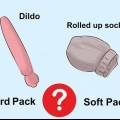 Iført en kunstig penis til transkønnede mænd