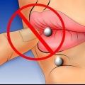Rengøring af en piercing