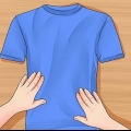 Syning af en t-shirt