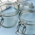 Steriliser flasker og krukker til konservering