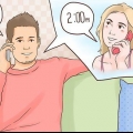 Flirter med en pige over telefonen