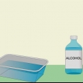 Få gule pletter ud af plastik