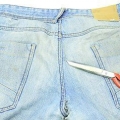 Fix skridtet på dine jeans