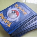Spil med pokemon-kort