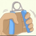 Tab fedt omkring fingrene