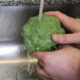 Skære broccoli