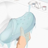 Rengøring af crocs