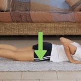 Udførelse af yoga cobra-stillingen