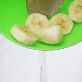 At lave en banan milkshake