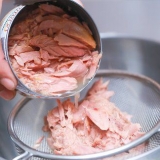 At lave en tunsalatsandwich