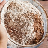 At lave en chokoladekage