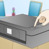 Scan et dokument trådløst til din pc med en hp deskjet 5525