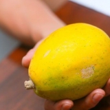 Køb en moden papaya