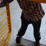 At skubbe det på et skateboard