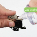 Åbn og tænd en zippo lighter