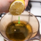 At lave hostesaft med citronsaft