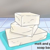 Gør smelt og hæld sæbe