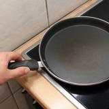 At lave toast uden en brødrister