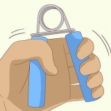 Tab fedt omkring fingrene