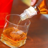 Drikke whisky
