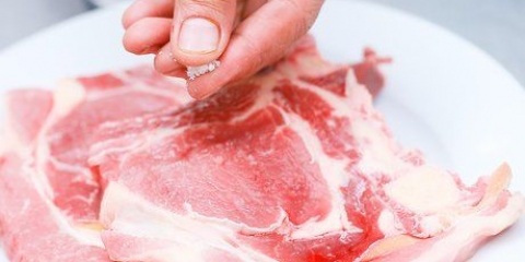 Tjek om en bøf er tilberedt med fingertesten
