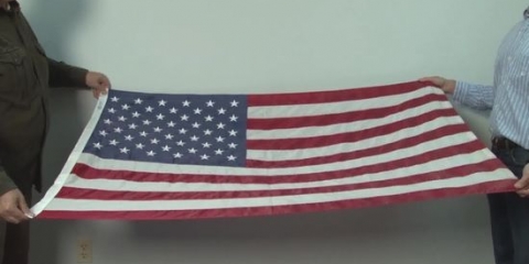 Fold det amerikanske flag