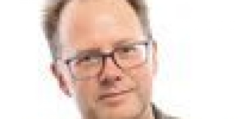 Spiller en barre-akkord