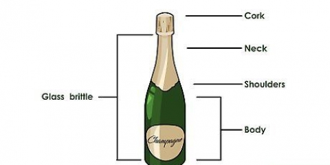 Åbner en champagneflaske med et sværd
