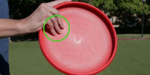 Kaster en frisbee
