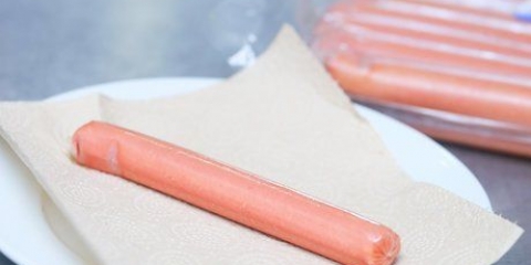 Varm en hotdog op i mikrobølgeovnen