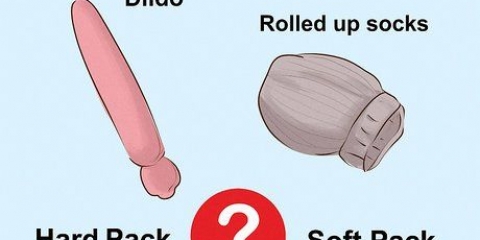 Iført en kunstig penis til transkønnede mænd