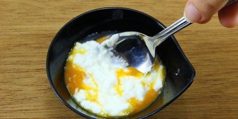Lav en naturlig proteinmaske til dit hår