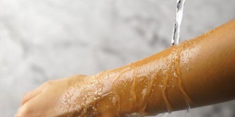 Lav en scrub med olivenolie og sukker