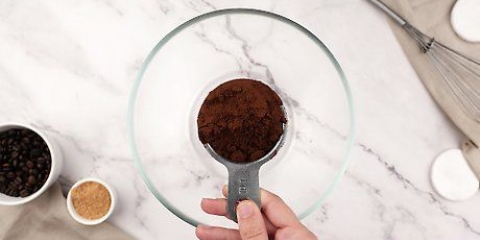 Lav en scrub med sukker og kaffe