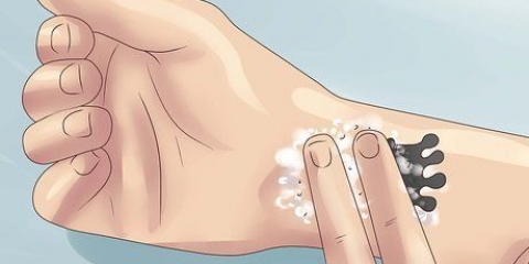 Fjernelse af en tatovering med salt