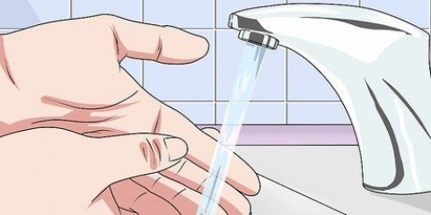 Udfør en urinanalyse med en teststrimmel