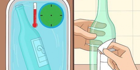 Udsmykning af glasflasker med maling