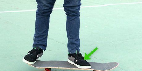 Hold dig balanceret på et skateboard
