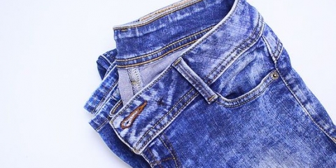 Sådan fjerner du blækpletter fra jeans